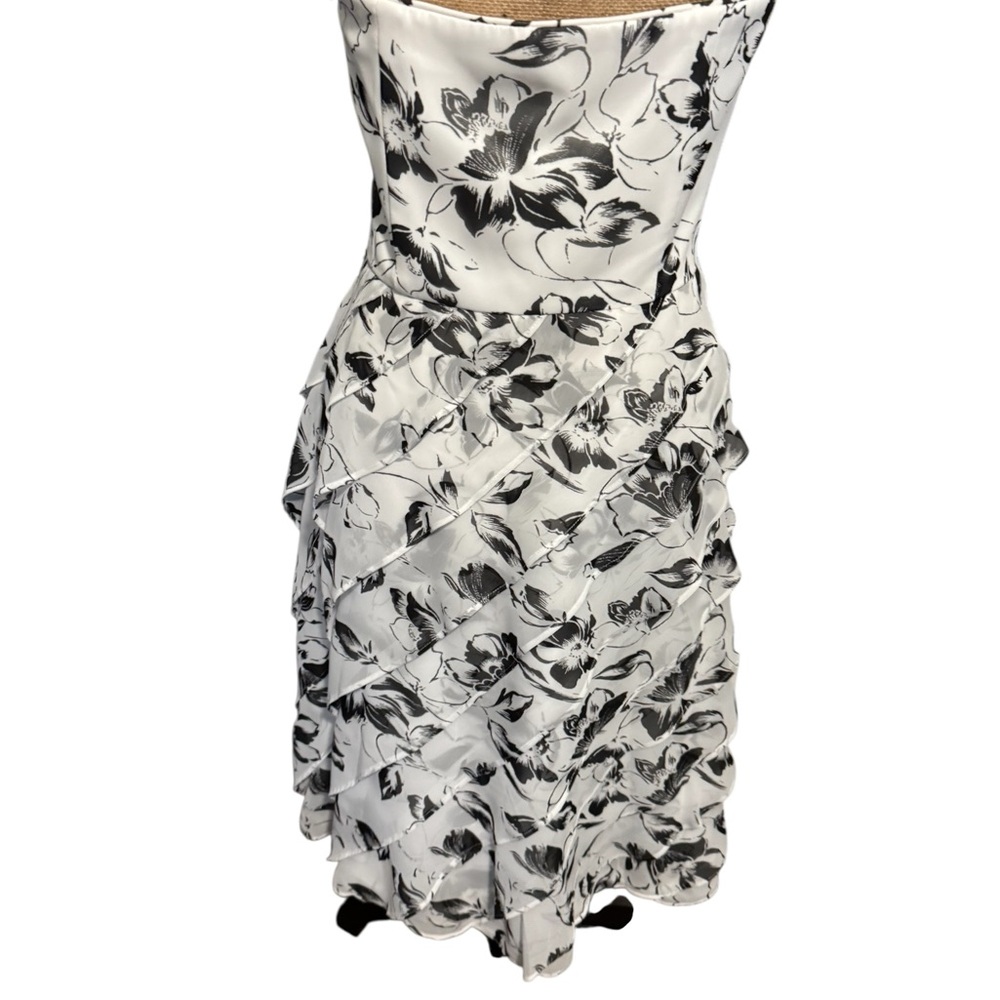 White House Black Market Strapless Black and White Dress - Picture 3 of 5
